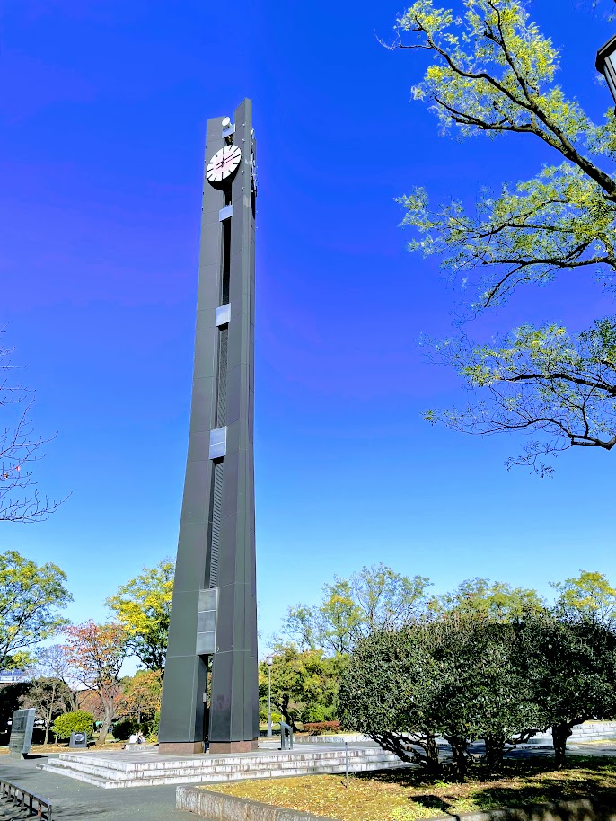 国会前庭の時計塔